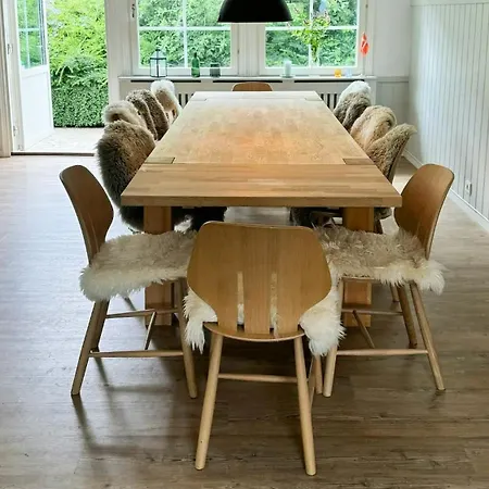 Bright Summer House Near Hyllingebjerg * Melby