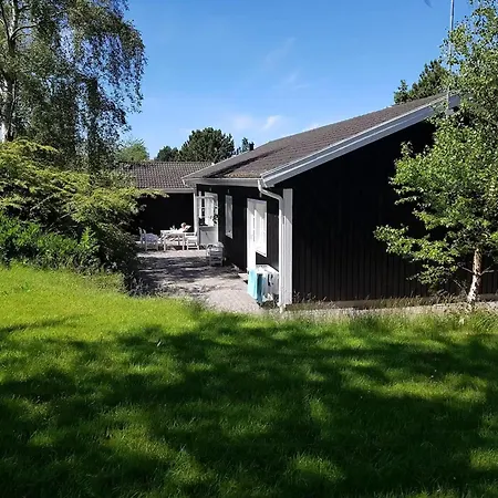 Nyaraló Bright Summer House Near Hyllingebjerg Melby