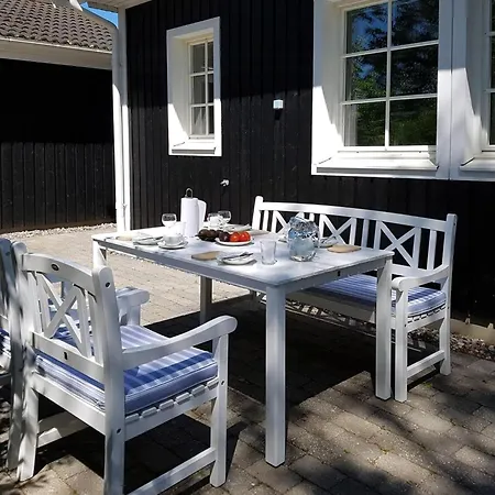 Bright Summer House Near Hyllingebjerg *